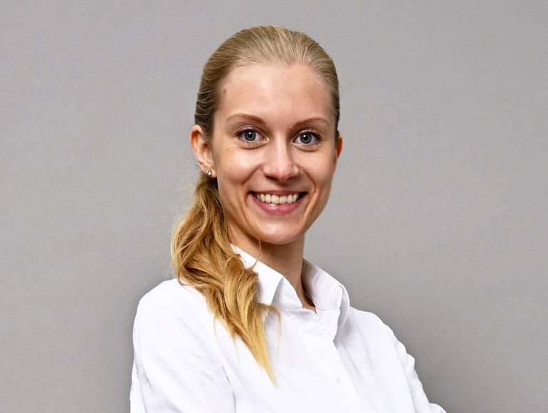 Frau Christin Thiele
